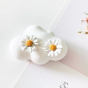 ASOS Daisy Flower Stud Earrings White